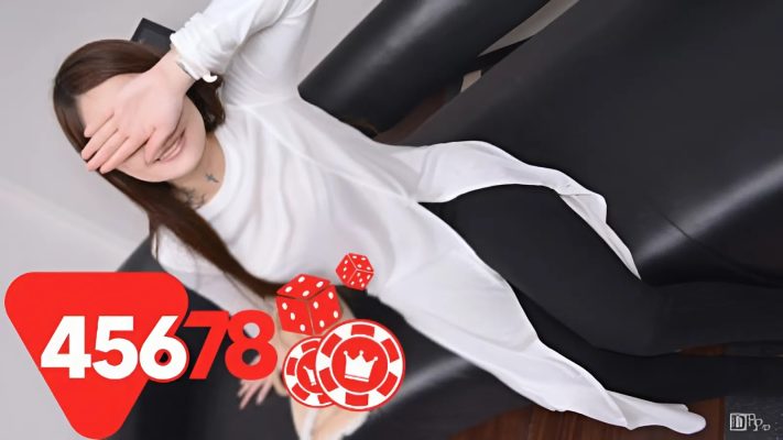 Reiha cô gái xinh với nhiều hình xăm 45678